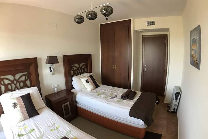 Ganze Wohnung, Moderne Wohnung - Panoramablick - großer Balkon & Dachterrasse in Urbanizacion Costa Esuri, Ayamonte