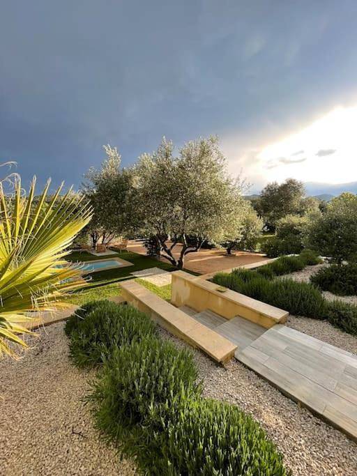 Location de vacances pour 6 personnes, avec vue et jardin ainsi que piscine et terrasse, animaux acceptés à Camps-la-Source - 4
