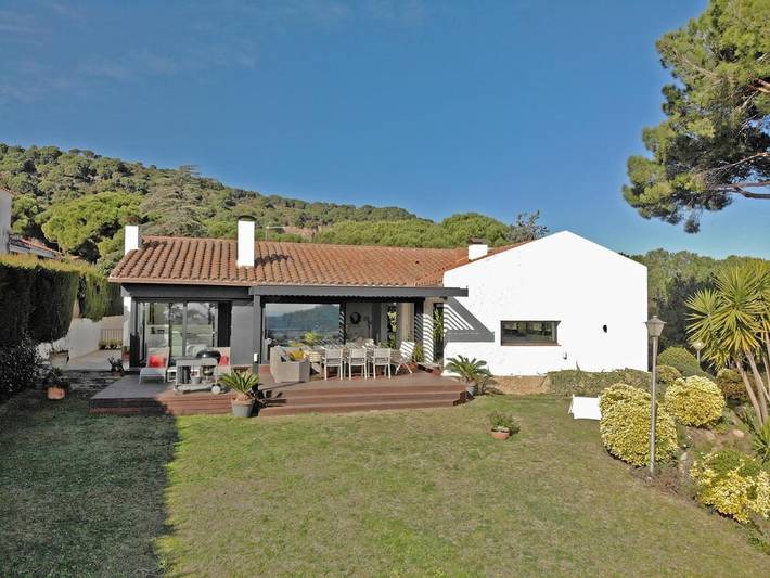 Location de vacances pour 9 personnes, avec piscine ainsi que vue et jardin à Argentona - 2