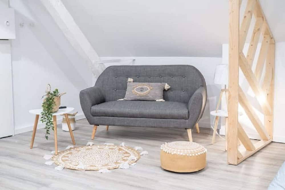Entire apartment, Pearl 3 in Trith-Saint-Léger, Valenciennes region