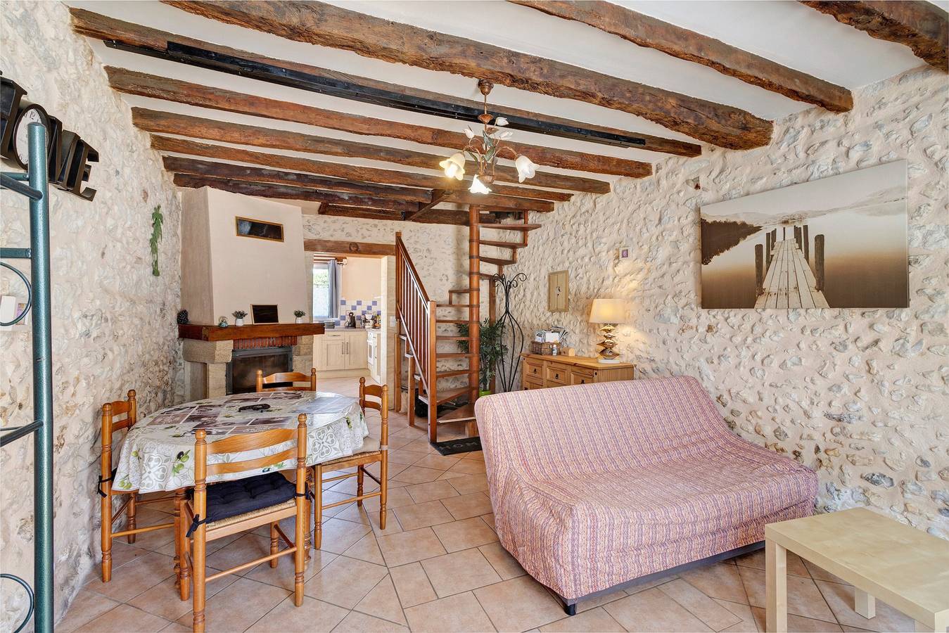 Maison 'Gite Cosy En Pierres Apparentes' avec piscine privée, terrasse privée et jardin partagé in Fossemagne, Périgord Noir