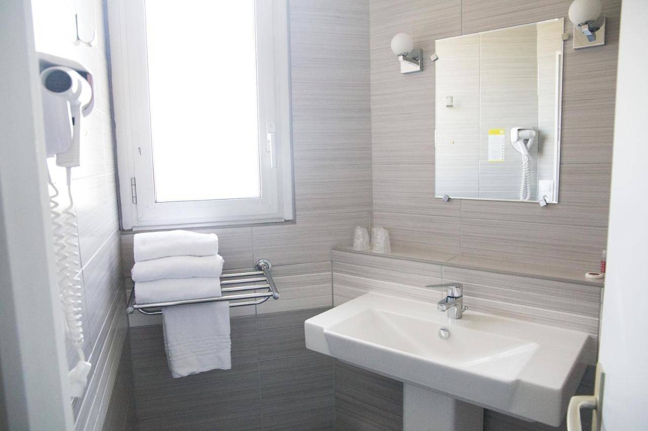 Twin Room in Angoulême, Charente