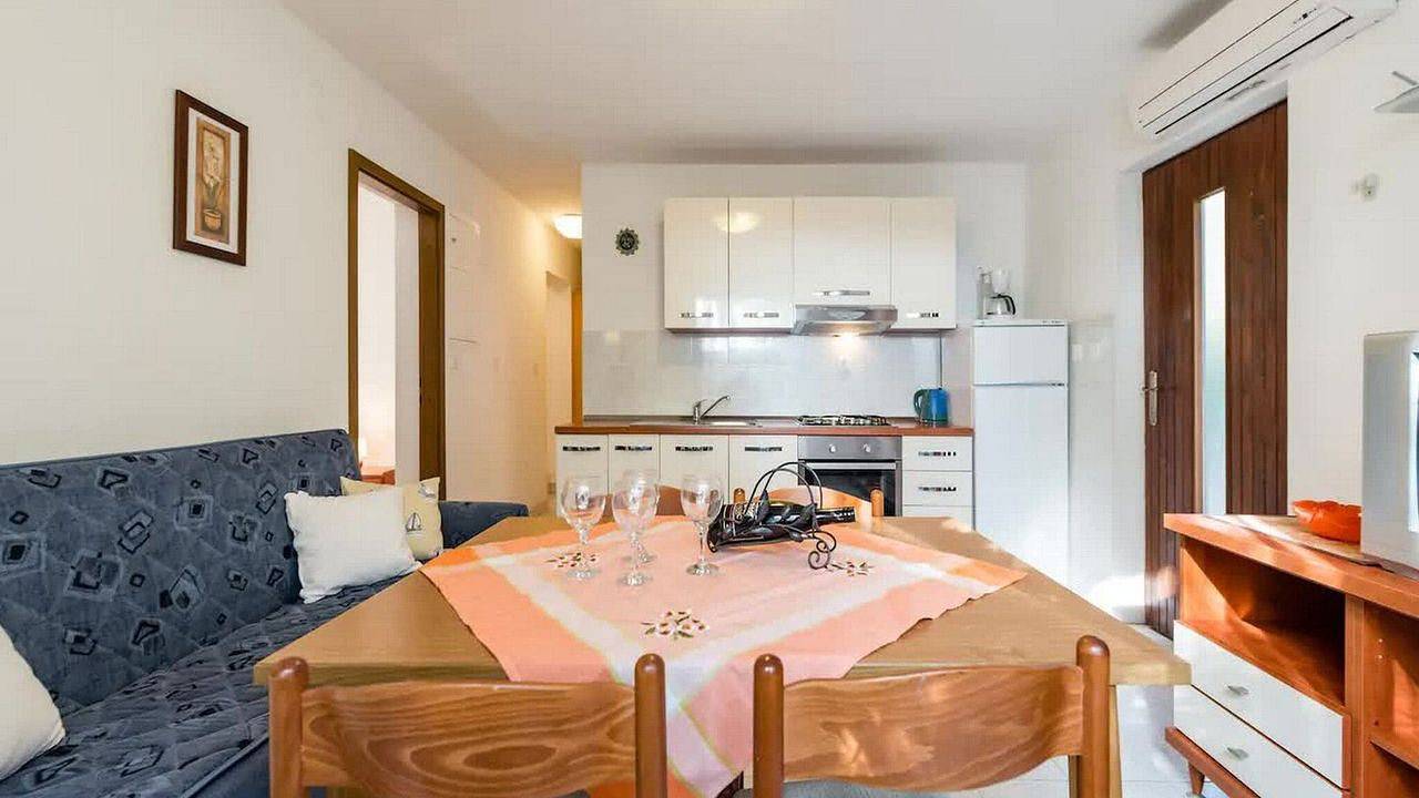 Ganze Ferienwohnung, Ferienwohnung für 4 Personen (60 m²) in Zavala in Zavala, Hvar