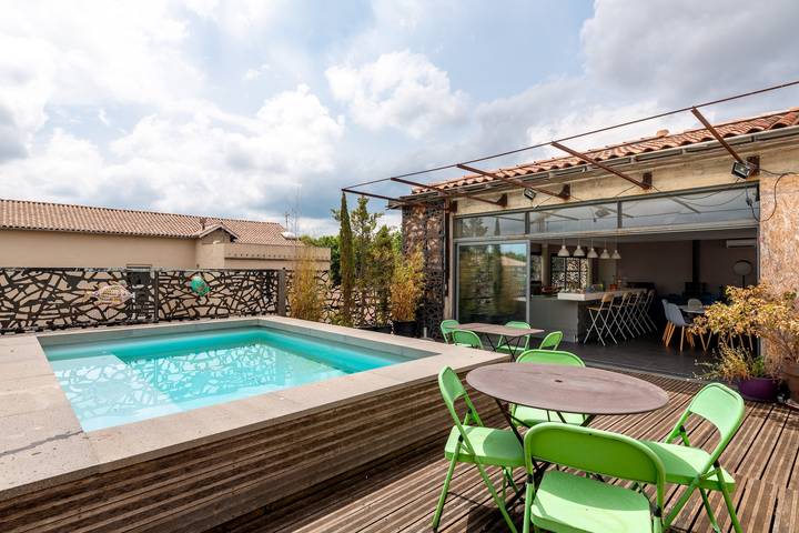 Appartement de vacances pour 15 personnes, avec Balcon ainsi que Terrasse et Piscine
