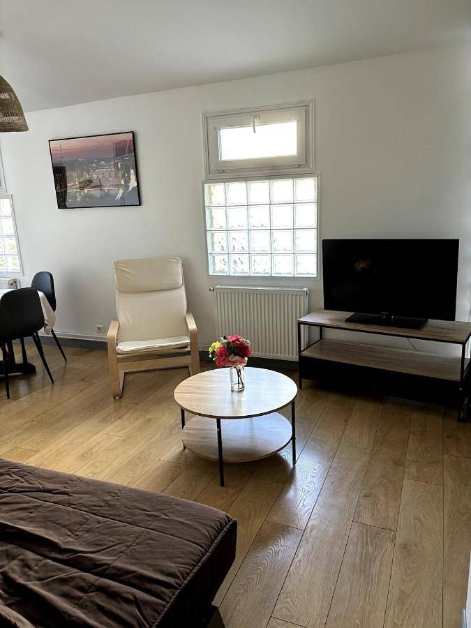 Appartement entier, Two-Bedroom Apartment with Garden View in Drancy, Seine-Saint-Denis
