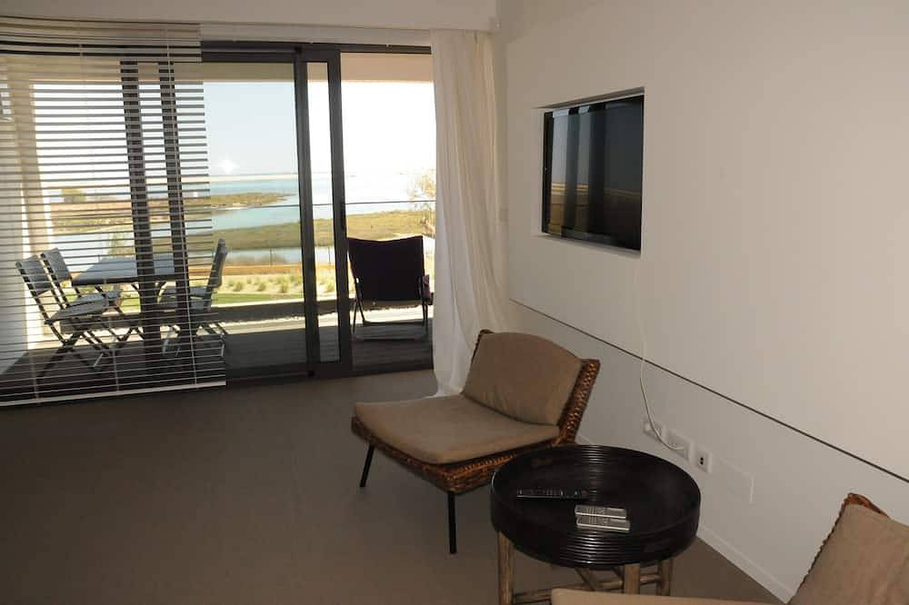 Ganze Wohnung, 1-Zimmer-Wohnung an der Algarve mit Blick auf die Ria und das Meer mit Garten und Pool in Fuseta, Moncarapacho e Fuseta