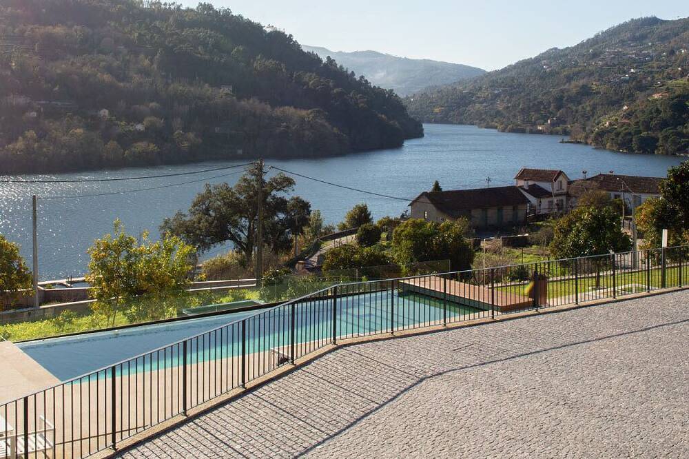 Portovella Lodges & Bungalows in São João de Fontoura, Resende