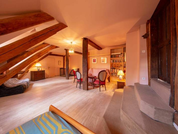 Gîte de charme avec cour et jardin, proche château, cheminée, ping-pong, draps inclus in Bellegarde (Loiret), Région de Montargis