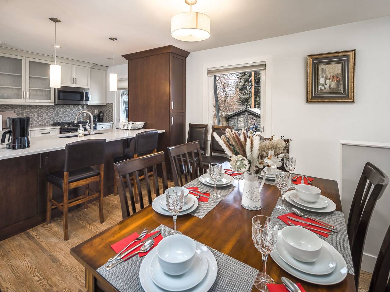 E Home Ganzes Haus 5br2ba Zentral bei chinook mall in Calgary, Kanadische Rocky Mountains