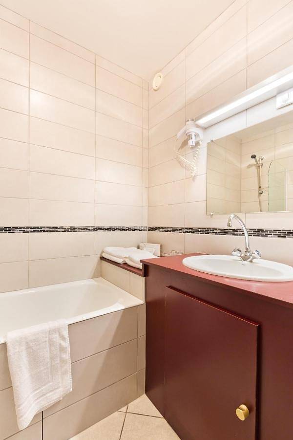 Hôtel pour 2 personnes, avec sauna ainsi que piscine et terrasse à Saint-Romain (Puy-de-Dôme) - 2