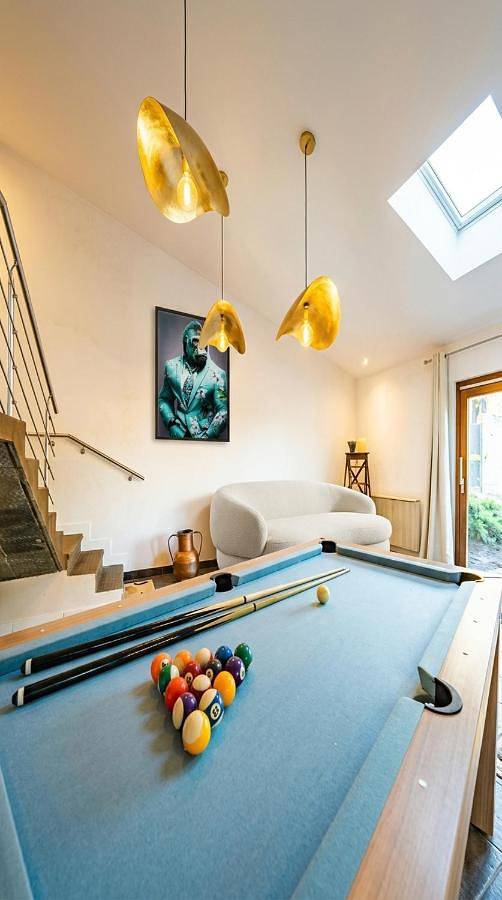 Location de vacances pour 10 personnes, avec terrasse ainsi que jardin et jacuzzi, animaux acceptés à Joze