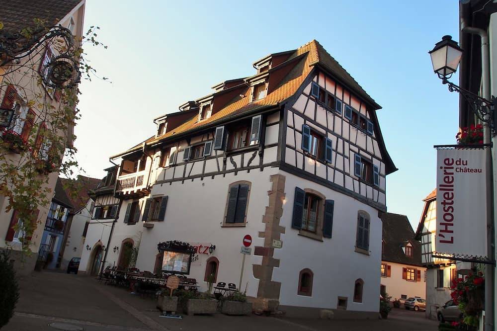 Appartement entier, A la fontaine - Ravissant appartement  6 pers-  maison à colombages à Eguisheim in Eguisheim, Parc naturel régional des Ballons des Vosges