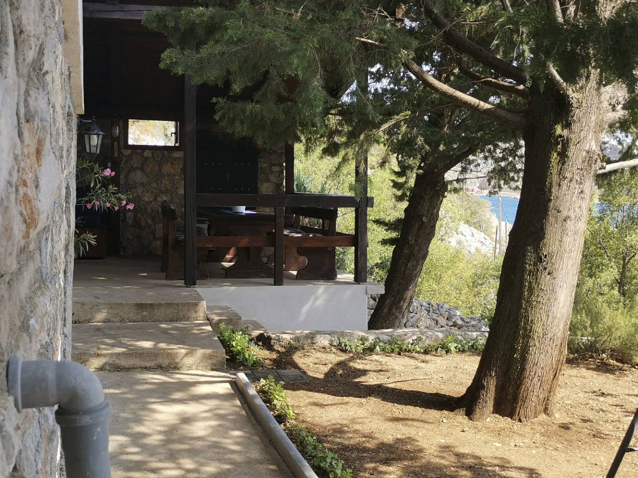 Mit Pool in Lukovo Sugarje in Lukovo Šugarje, Naturpark Velebit