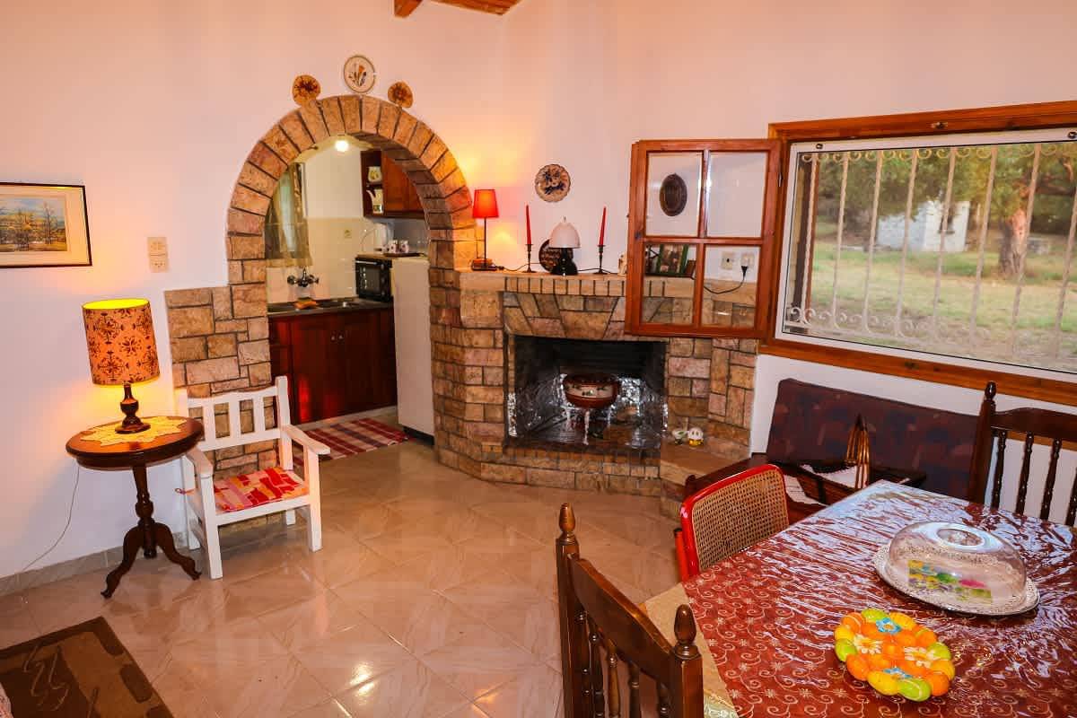 Kartelas Garden Escape, Country House near the Sea in Kyparissia, Golf von Kyparissia