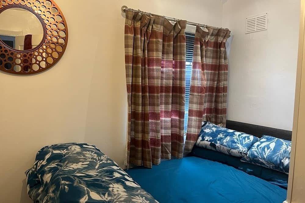 Worcester Town home& Gardens in Worcester, Worcestershire