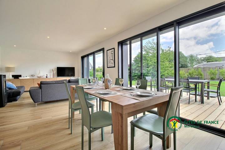 Gîte pour 6 personnes, avec Terrasse ainsi que Jardin et Vue