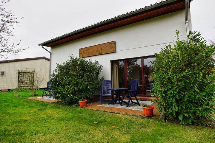 Ferienhaus für 3 Personen, mit Garten und Terrasse in Zingst