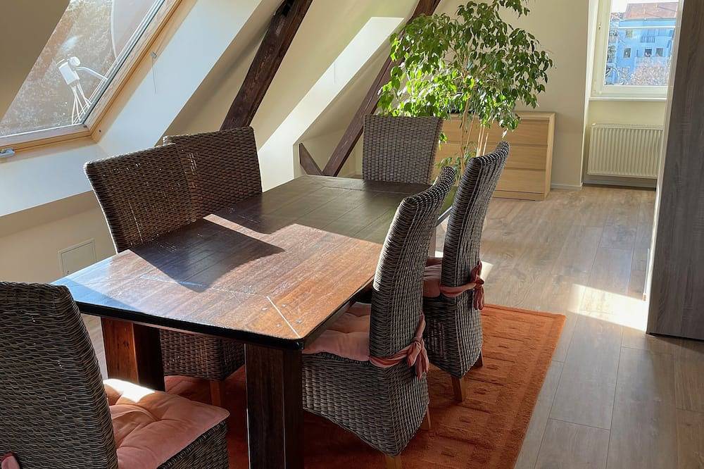 Apartamento entero, Modern top floor apartment 5 min to Markkleeberger See in Markkleeberg, Leipziger Neuseenland