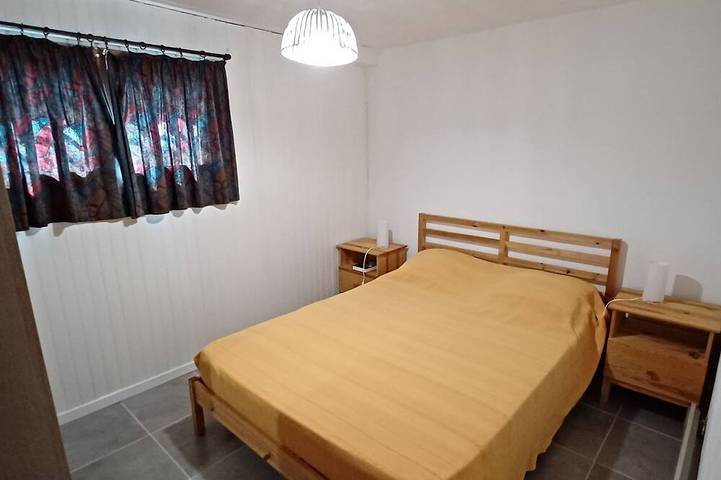 Spacious 5-bedroom house in lovely Sorède with AC
Sea just 6km away in Sorède, Région de Céret