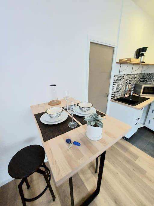 Appartement entier, Studio confort #2, proche Gare et commodités in Maubeuge, Avesnes-sur-Helpe