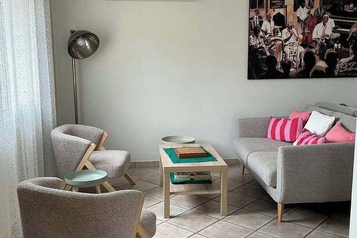Gîte pour 5 personnes, avec piscine ainsi que balcon et jardin à Saint-Mitre-les-Remparts - 2