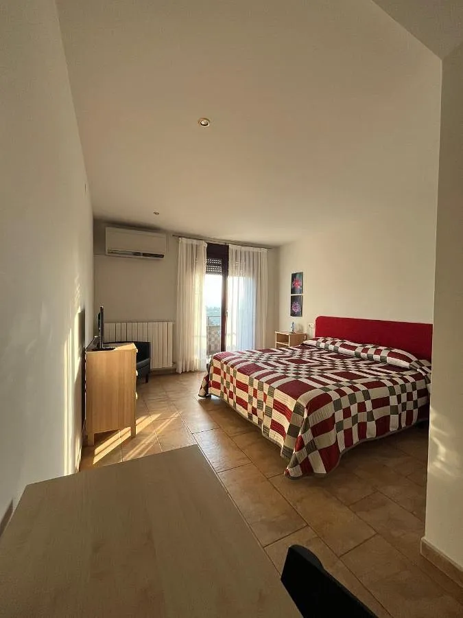 Hotel para 2 personas, con jardín además de vistas y balcón - 1