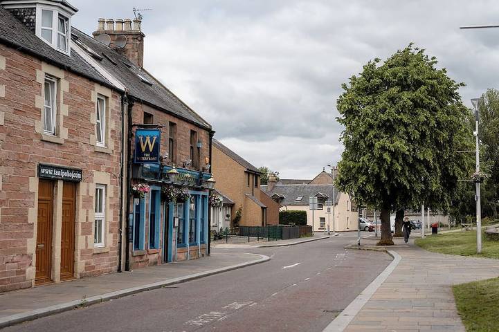 Ferienhaus für 8 Personen, mit Terrasse und Garten in Inverness