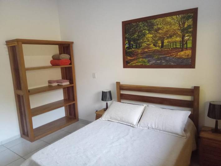 Casas e apartamentos de temporada para 3 pessoas, com balcão e jardim em Ilhabela