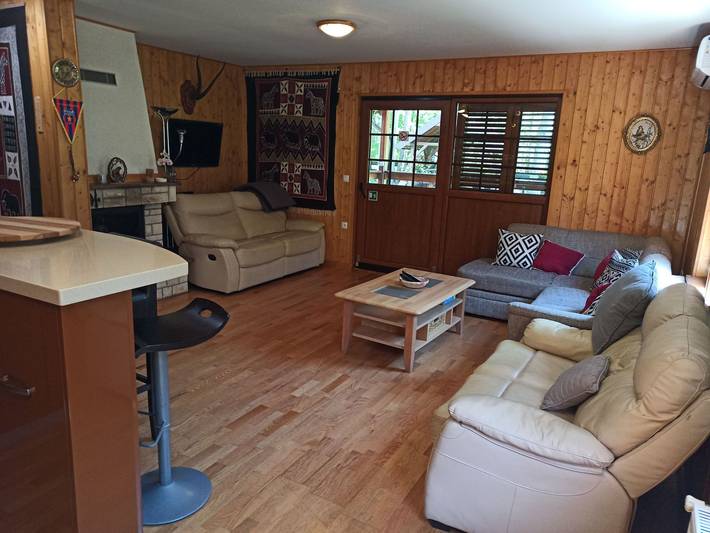 Vakantiehuis voor 4 personen, with Balkon and Terras as well as Tuin and Uitzicht aan de Plitvicemeren