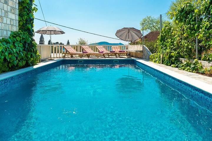 Ferienhaus für 8 Personen, mit Pool und Terrasse, kinderfreundlich in Grad Dubrovnik