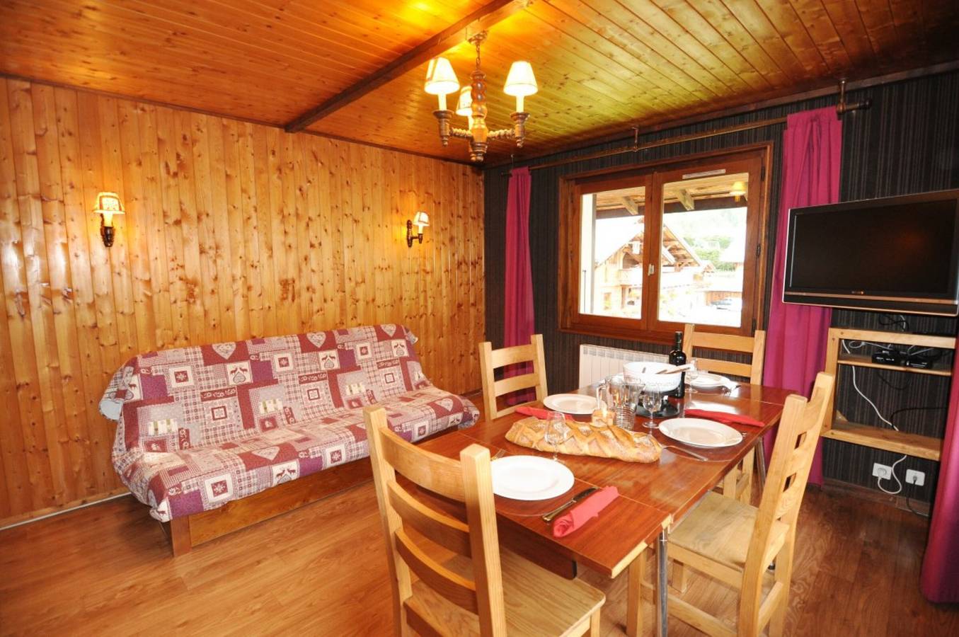 Appartement entier, Appartement 'Le Mont De Grange' avec vue sur montagne et balcon in La Chapelle-d'Abondance, Les Portes du Soleil