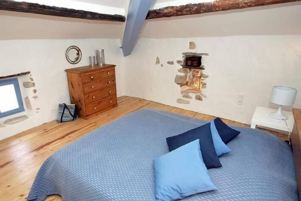 Superbe Gite En Pierre Climatisé Avec Piscine Chauffée, Proche Centre De Vallon in Vallon-Pont-d'Arc, Ardèche