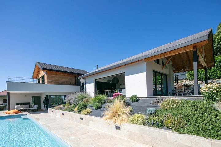 Maison d’hôte pour 4 personnes, avec Terrasse et Jardin ainsi que Piscine et Sauna