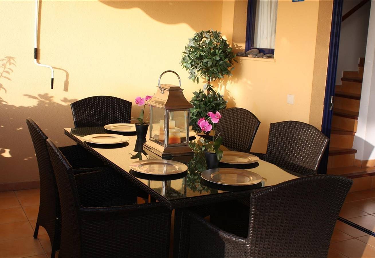 Nice bungalow great sea views 8 sleeping in Playa de las Meloneras, San Bartolomé de Tirajana
