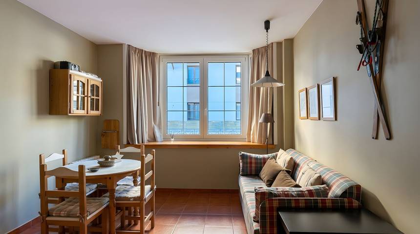 Entire apartment, Apartamento Con Garaje Cerca del telesilla in Sierra Nevada Ski Resort, Monachil