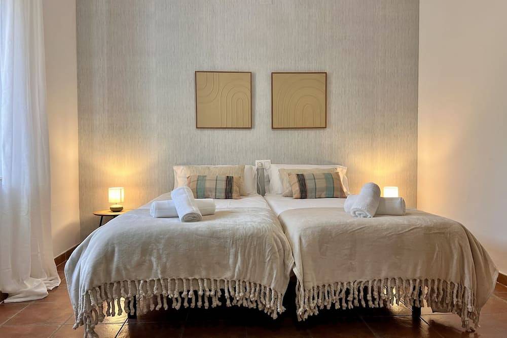 Chicflat Rural Bañuelos (Outdoors and swimming pool) in Miguelturra, Ciudad Real Province