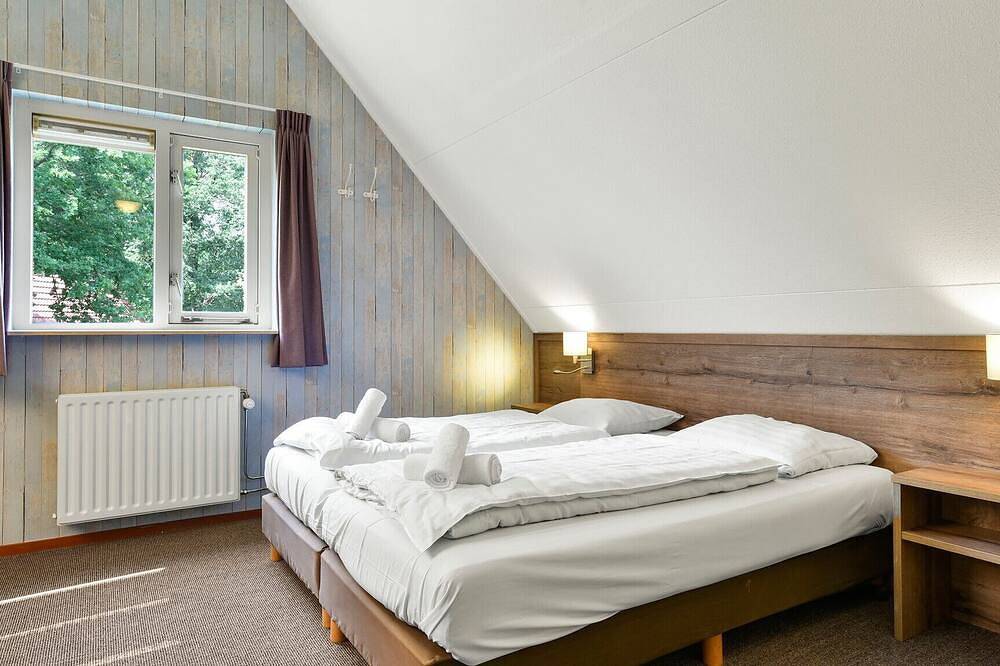 Luxury bungalow for 4 people in Diessen, Nordbrabant