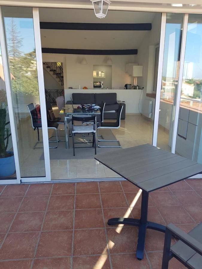 Gîte pour 4 personnes, avec terrasse et vue dans Gare De Bandol - 3