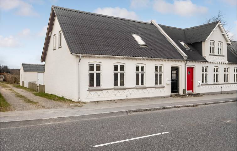 Ferienhaus für 9 Personen, mit Terrasse und Garten in Bryrup