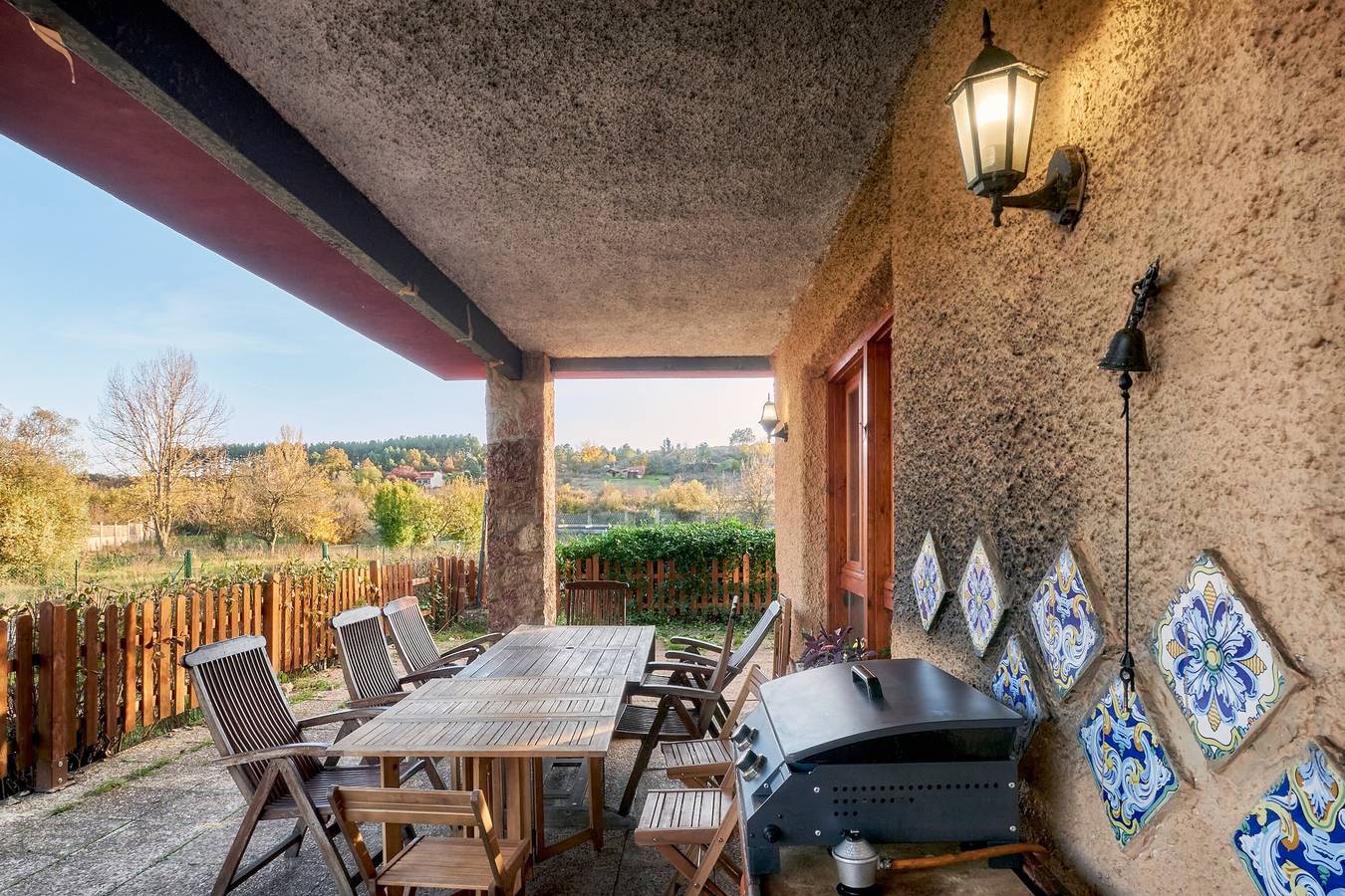 Maison de campagne 'Arroyo Del Valle' avec terrasse privée et jardin privé in San Andrés del Rabanedo, Chaîne Cantabrique