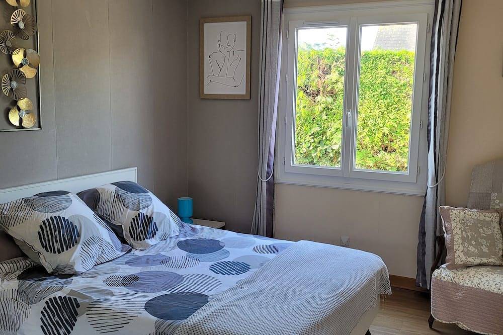 Les Marmots, Maison Individuelle Proche Plage et Commerce Avec Terrain au Calme in Ouistreham, Caen region