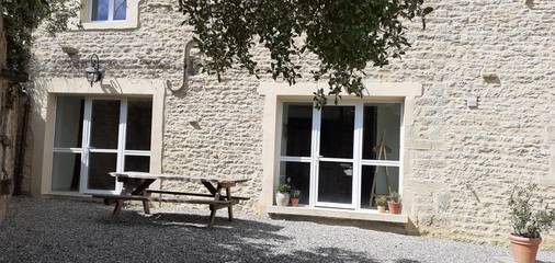 Gîte pour 6 personnes, avec jardin dans Avosnes