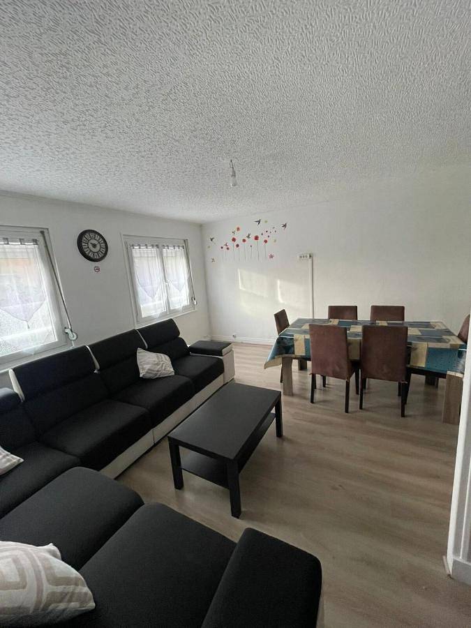 Location de vacances pour 6 personnes, avec jardin à Cuincy
