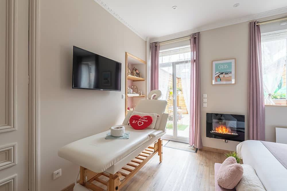 Ganze Wohnung, Suite Romantique à 5 mn de la Plage \" la Bulle Romantique \" in Calais, Calais und Umgebung