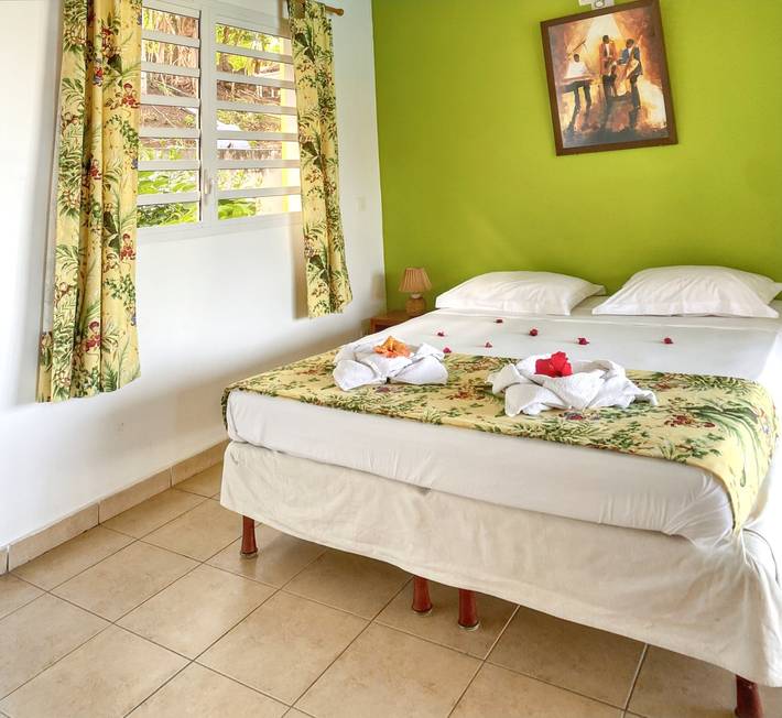 Location de vacances pour 2 personnes, avec piscine et terrasse à Vieux-Habitants - 2