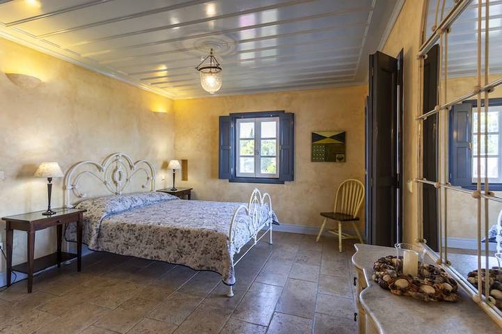 Location de vacances pour 9 personnes, avec balcon et jardin dans Spetses - 2