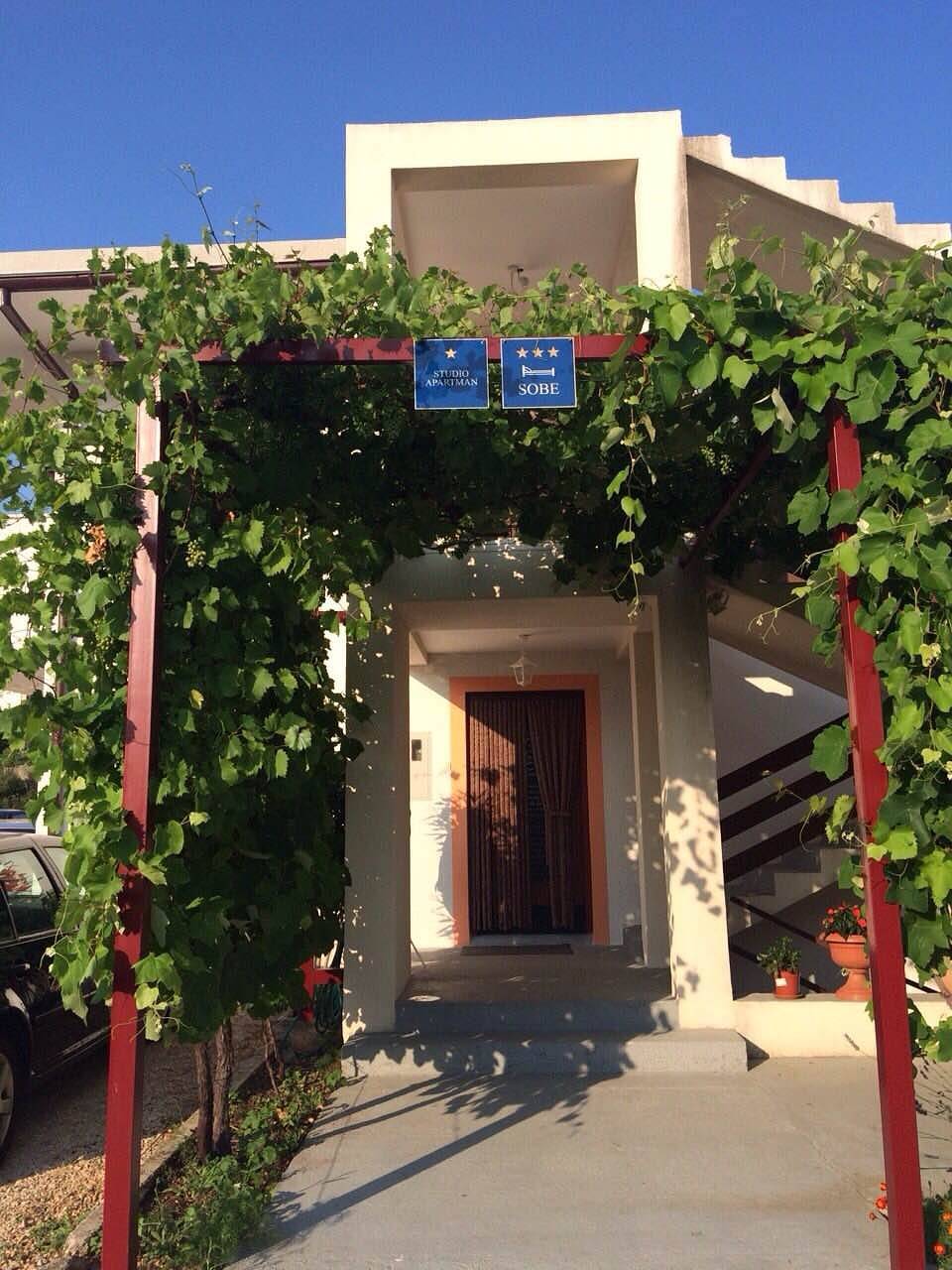 Ganze Wohnung, 3-Zimmer-Ferienwohnung mit Balkon und Meerblick Povile, Novi Vinodolski A-12039-a in Povile, Primorje-Gorski Kotar