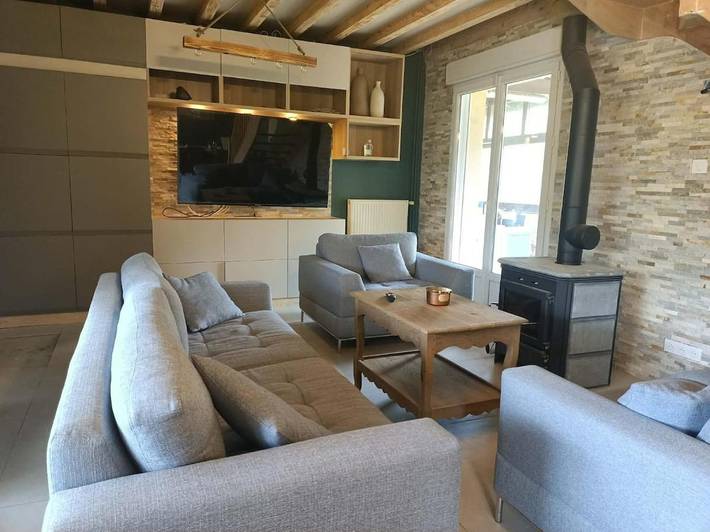 Location de vacances pour 8 personnes, avec piscine et jardin à Montmerle-sur-Saône - 3