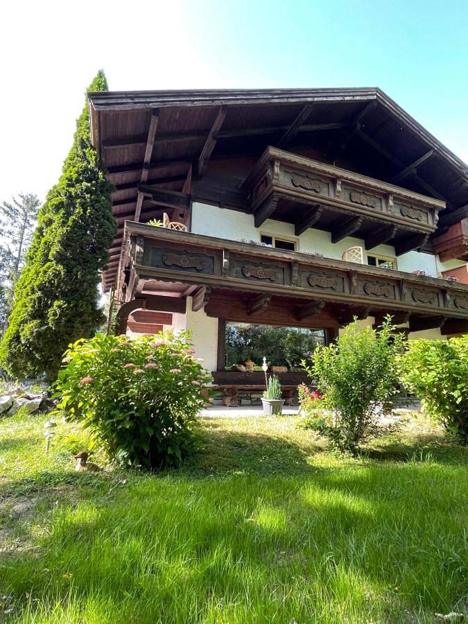 Ferienwohnung für 2 Personen, mit Balkon und Terrasse sowie Garten und Ausblick in Erl