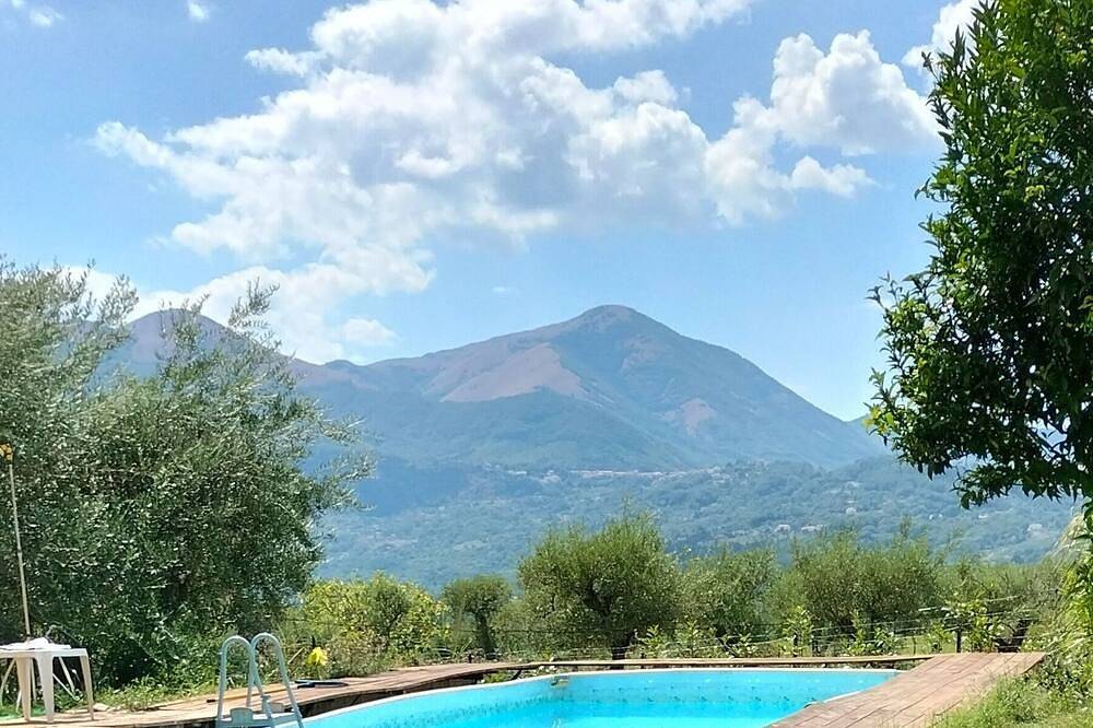 Villa con tende glamping immersa nella natura. in Lauria, Potenza Provinz